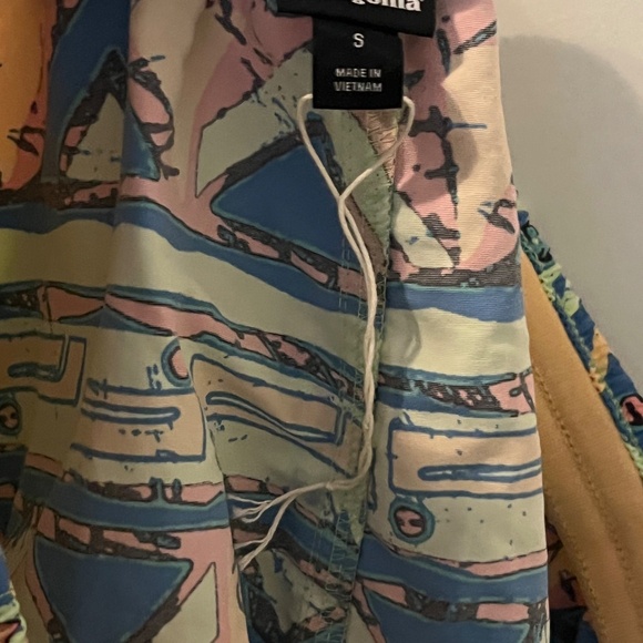 Patagonia 5” Baggy Shorts - Picture 4 of 4